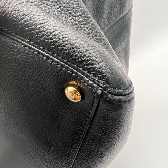 CHANEL Executive Cerf Black Caviar Leather Tote with Gold Accents - Picture 13 of 14